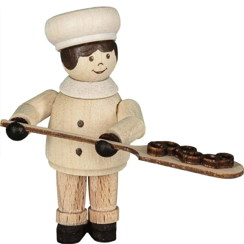 Holzfigur Brezelbäckerin