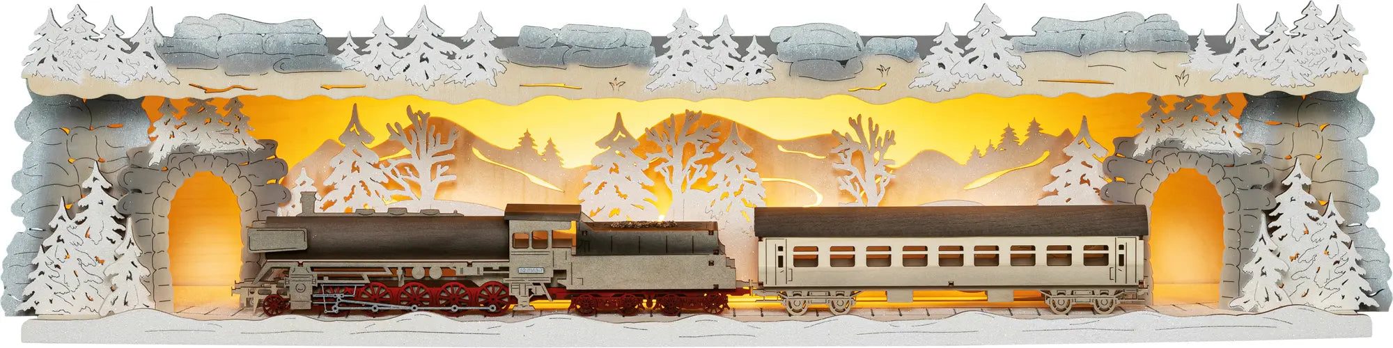 LED Panorama Schwibbogenerhöhung "Eisenbahn" beschneit – Frontal beleuchtet