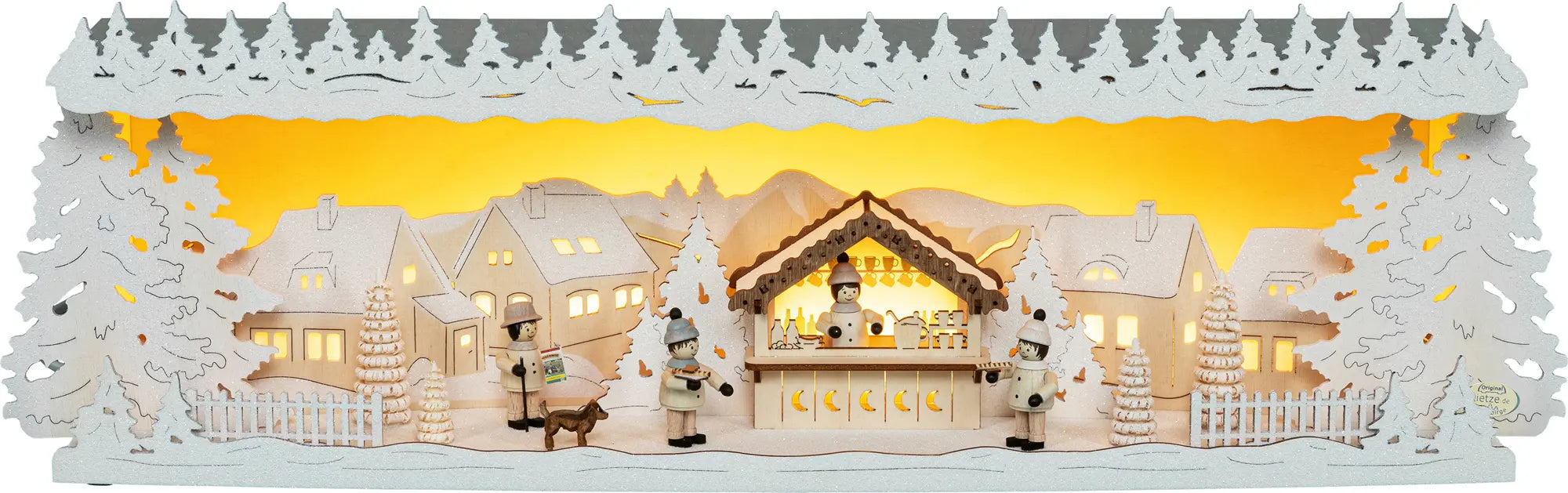 LED Panorama Schwibbogenerhöhung "Weihnachtsmarkt" beschneit – Frontal beleuchtet